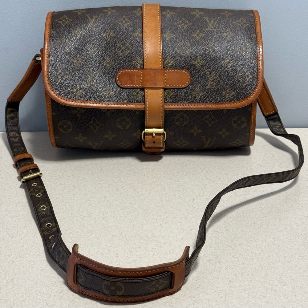 Louis Vuitton Vintage Marne Monogram Canvas Shoulder Bag.